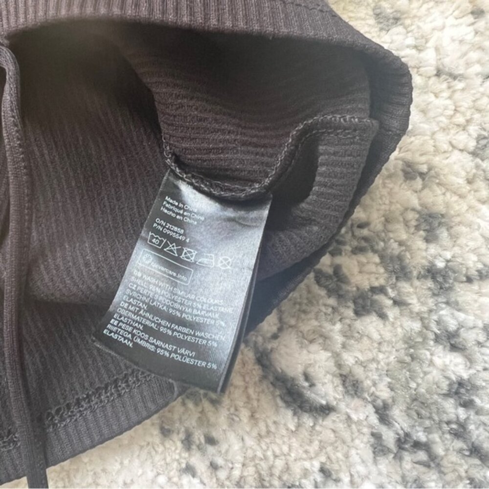 🔥H&M Ruched Top - Picture 4 of 11